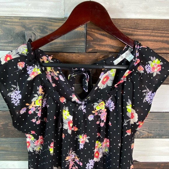 LC Lauren Conrad Black Floral Short Sleeve Blouse - Picture 2 of 8